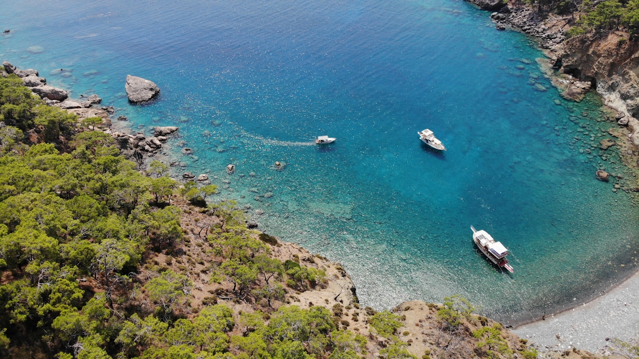 Led UFO High Bay Lighting Vs. Linear High Bay Lights